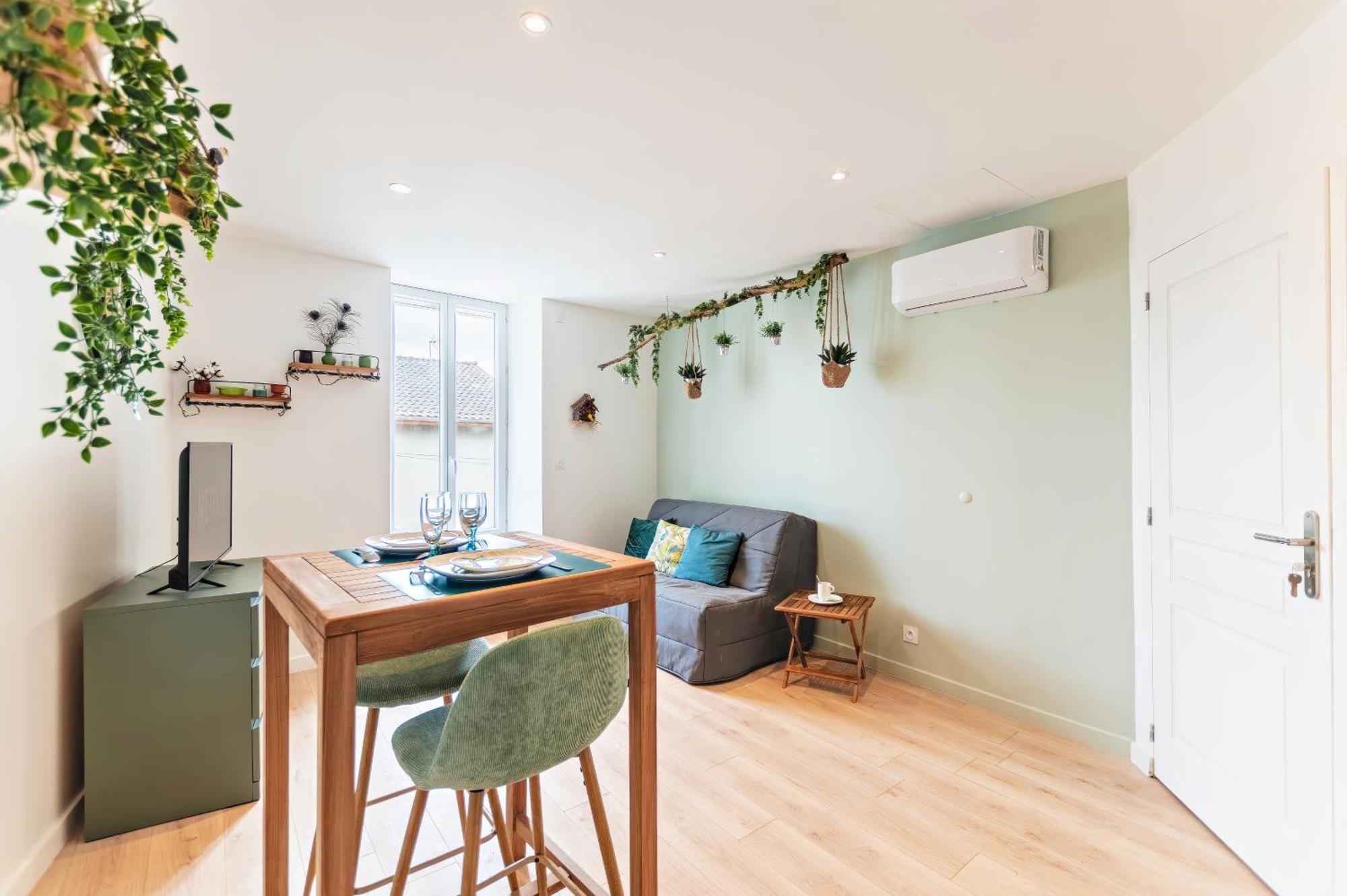 Chez Quentin & Thibaut Apartment Dagneux ภายนอก รูปภาพ