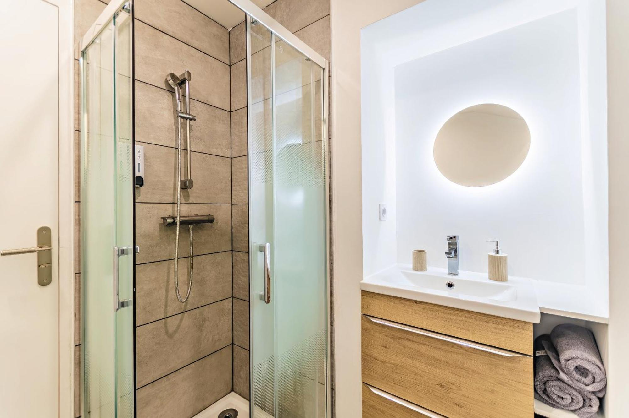 Chez Quentin & Thibaut Apartment Dagneux ภายนอก รูปภาพ